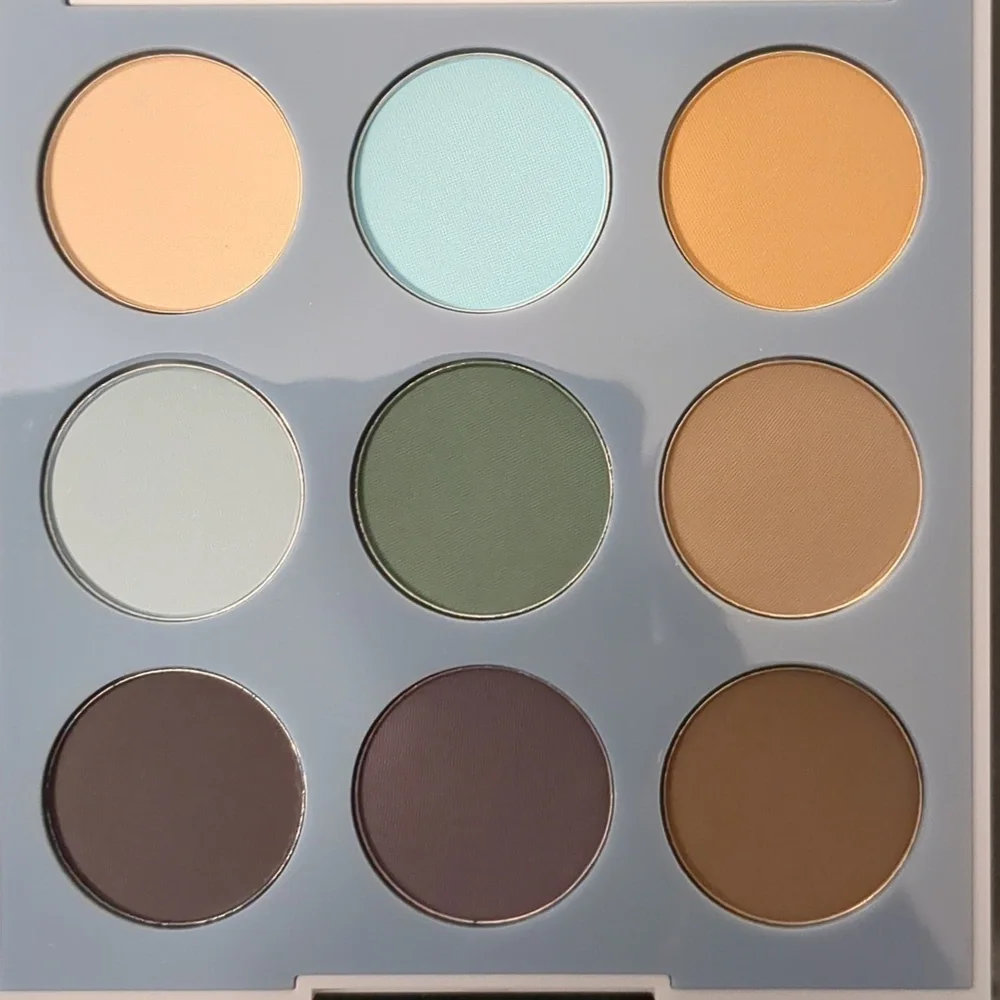 Artistry Eyeshadow Palette